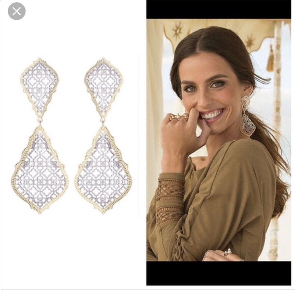 ✨Kendra Scott Adela Earrings